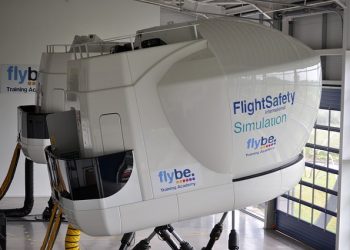 flight-simulator-445111_640